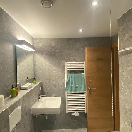 Haus Stockibach بيت ضيافة